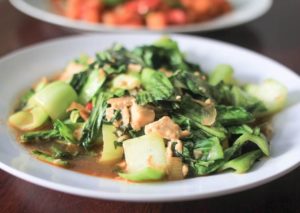 Cara membuat keripik dan tumis-sawi-mesinvacuumfrying.id