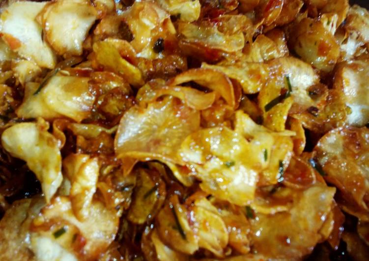 Keripik Singkong Pedas Daun Jeruk 